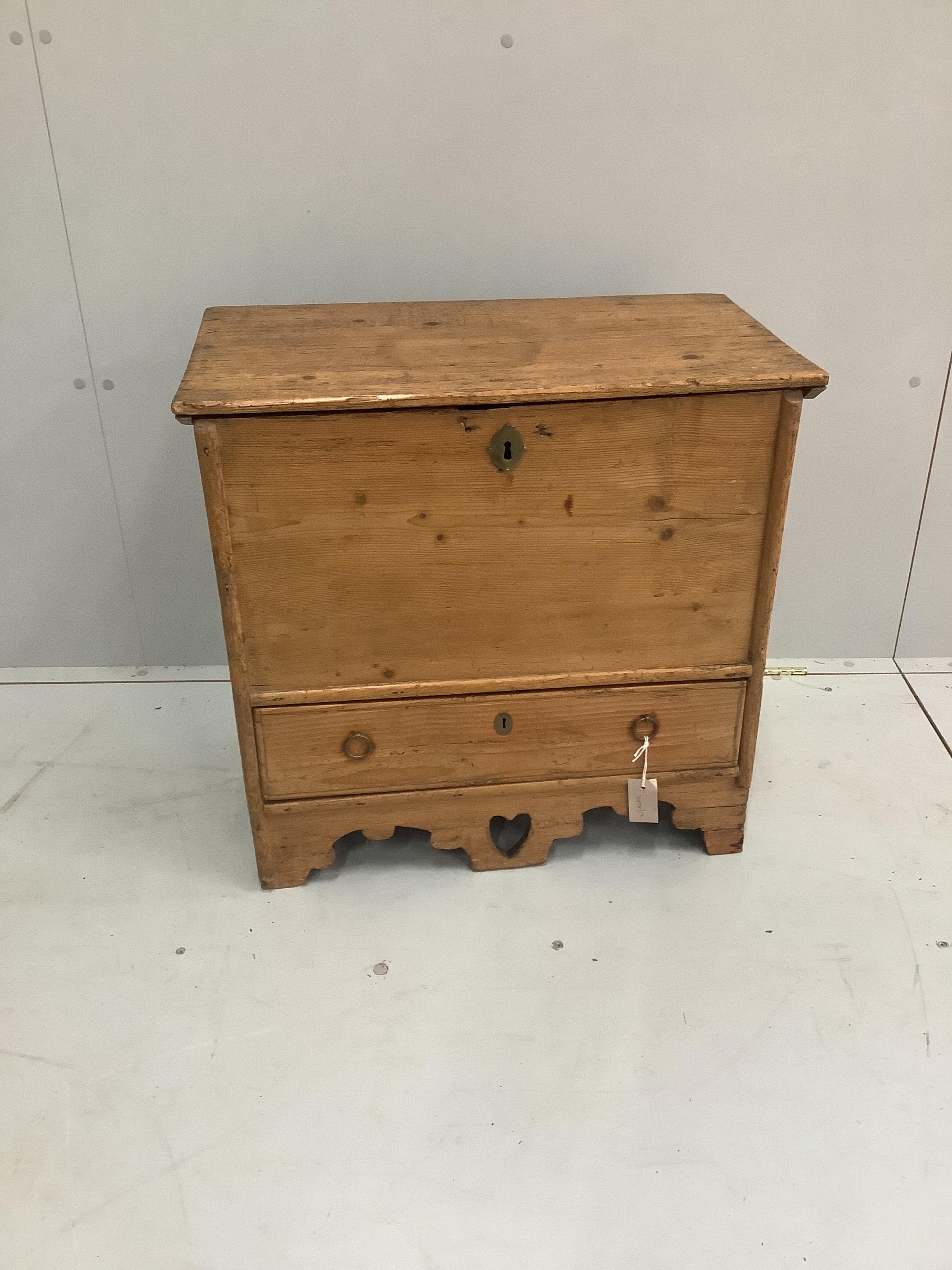 A small George III provincial pine mule chest, width 65cm, depth 37cm, height 62cm